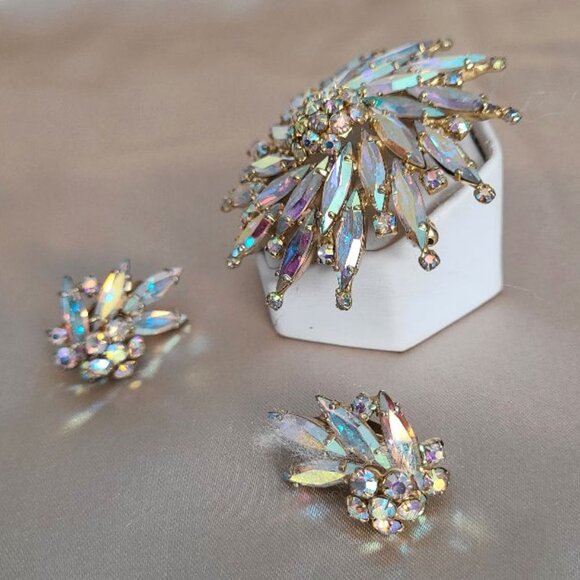 Vintage Sherman Pinwheel Design Brooch & Clip-On Earring Set - Picture 5 of 11